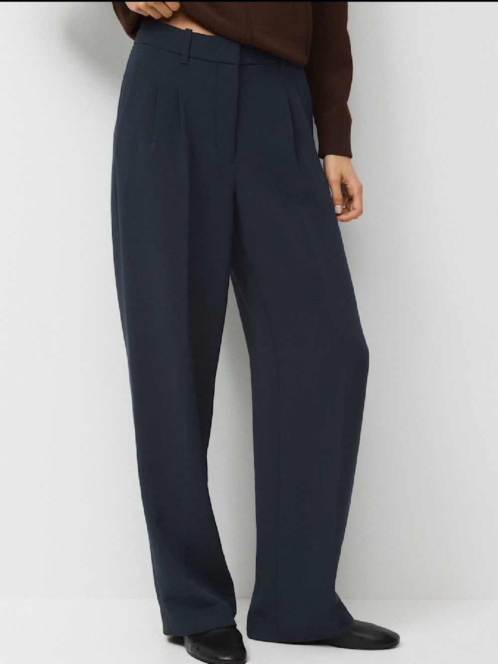 Aritzia Effortless Pants - Crepette
